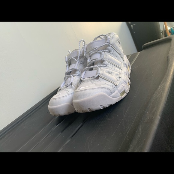 Sneakers - Picture 5 of 5